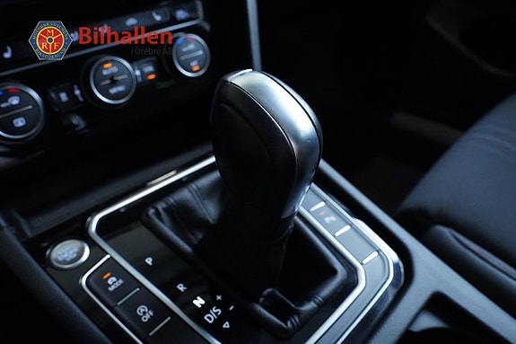 Volkswagen Passat Alltrack 24 of 26