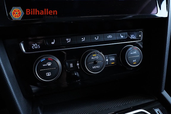 Volkswagen Passat Alltrack 22 of 26