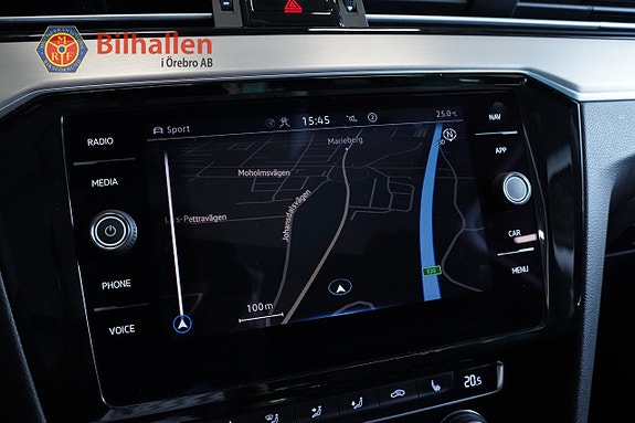 Volkswagen Passat Alltrack 21 of 26