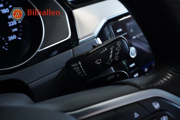 Volkswagen Passat Alltrack 19 of 26