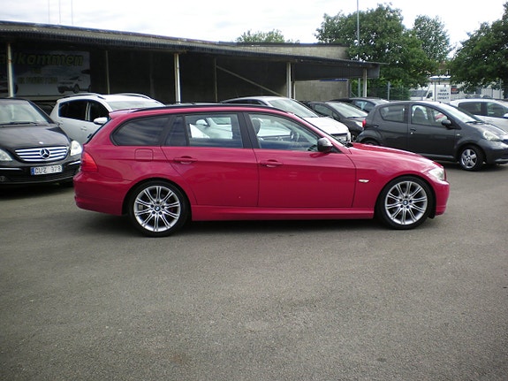 BMW 318d 4 of 5