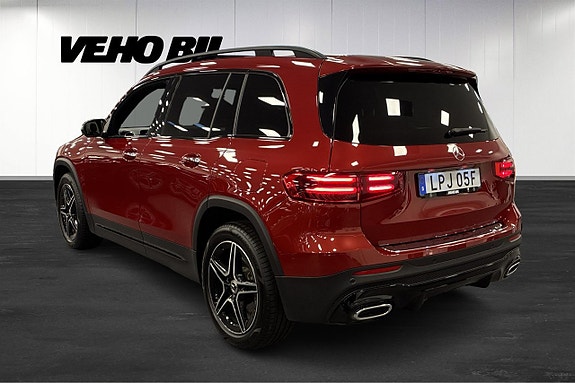 Mercedes-Benz GLB200 4 of 30