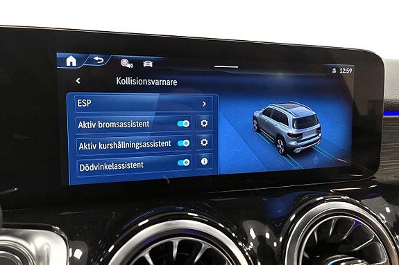 Mercedes-Benz GLB200 27 of 30