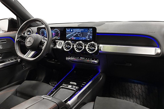 Mercedes-Benz GLB200 10 of 30
