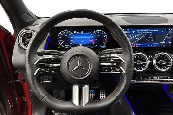 Mercedes-Benz GLB200 18 of 30