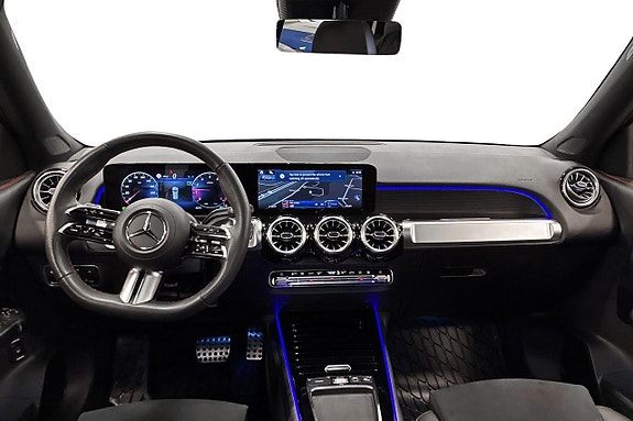 Mercedes-Benz GLB200 8 of 30