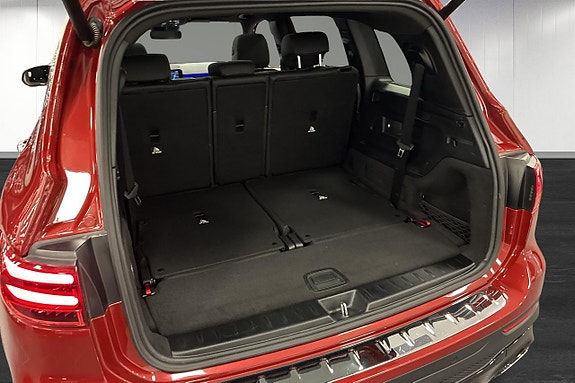 Mercedes-Benz GLB200 13 of 30