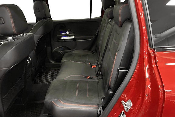 Mercedes-Benz GLB200 9 of 30