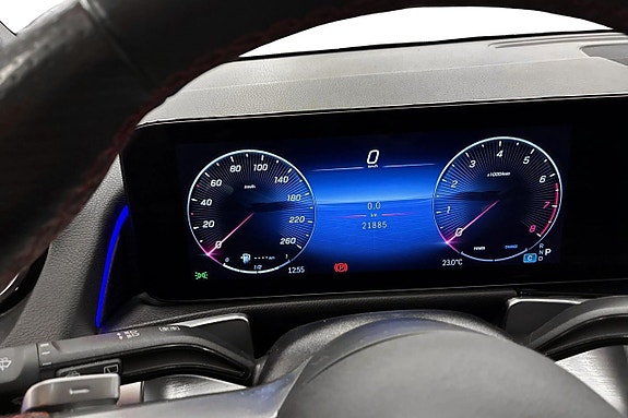 Mercedes-Benz GLB200 5 of 30