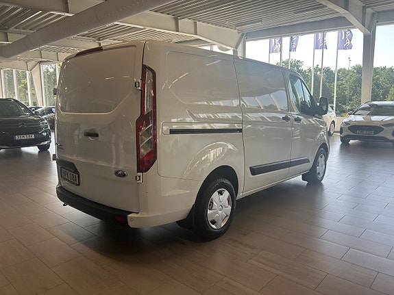 Ford Transit Custom 2 of 14