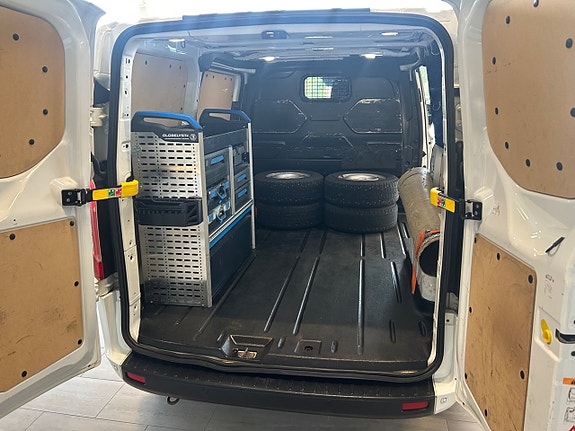 Ford Transit Custom 8 of 14