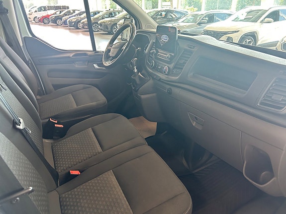 Ford Transit Custom 10 of 14