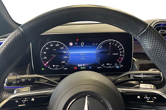 Mercedes-Benz GLC300 e 5 of 5