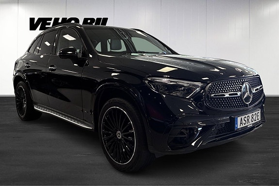 Mercedes-Benz GLC300 e 2 of 5