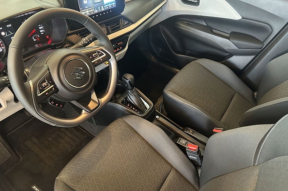 Suzuki Swift 16 of 30