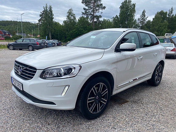 Volvo XC60 2 of 10