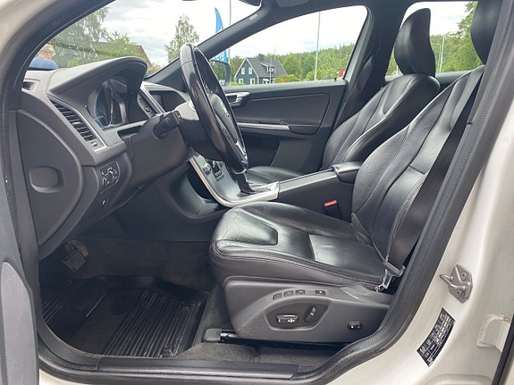 Volvo XC60 4 of 10