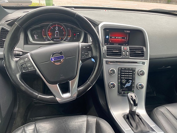 Volvo XC60 6 of 10