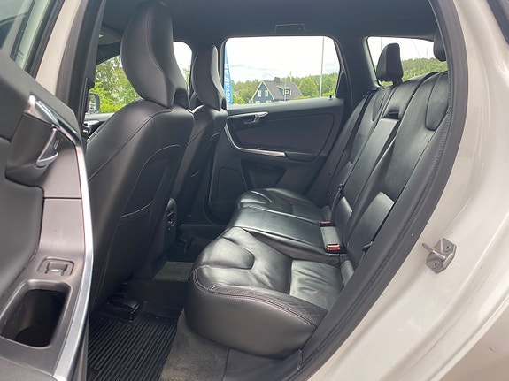 Volvo XC60 5 of 10