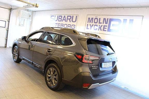 Subaru Outback 2 of 5