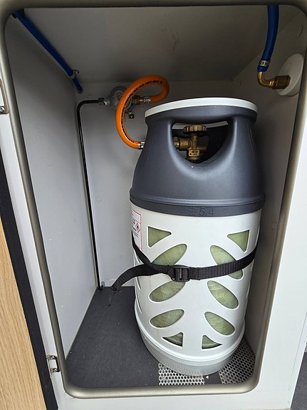 Karmann-Mobil Dexter 580 14 of 17