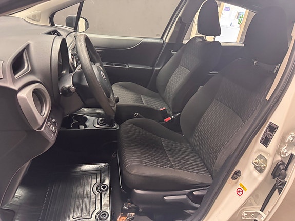 Toyota Yaris 9 of 10