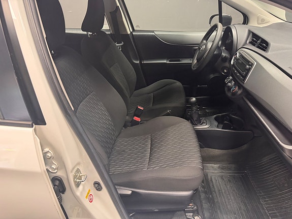 Toyota Yaris 6 of 10