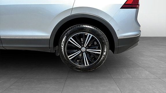 Volkswagen Tiguan 6 of 14
