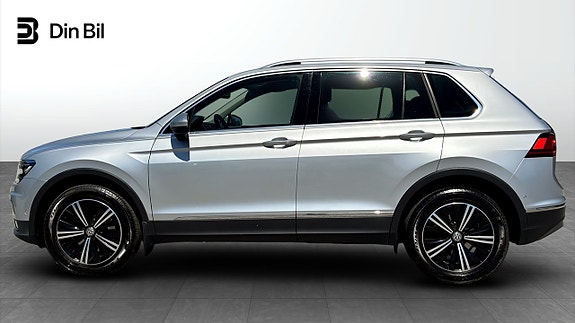 Volkswagen Tiguan 2 of 5