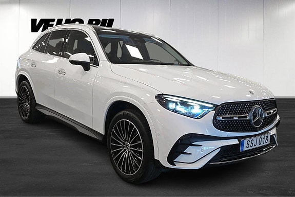 Mercedes-Benz GLC300 e 2 of 5