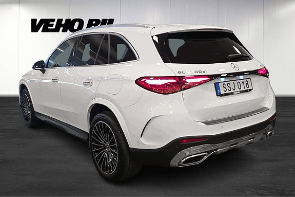 Mercedes-Benz GLC300 e 4 of 5