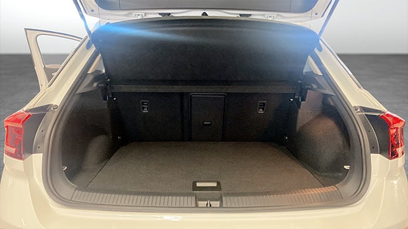 Volkswagen T-Roc 12 of 13