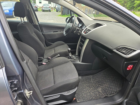 Peugeot 207 11 of 11