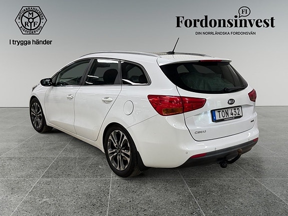 Kia Ceed 2 of 5