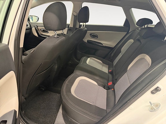 Kia Ceed 10 of 14