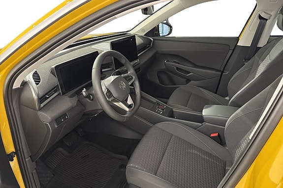 Volkswagen T-Roc 6 of 8