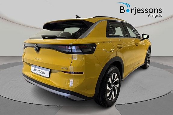 Volkswagen T-Roc 3 of 5