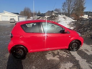 Toyota Aygo 2 of 5