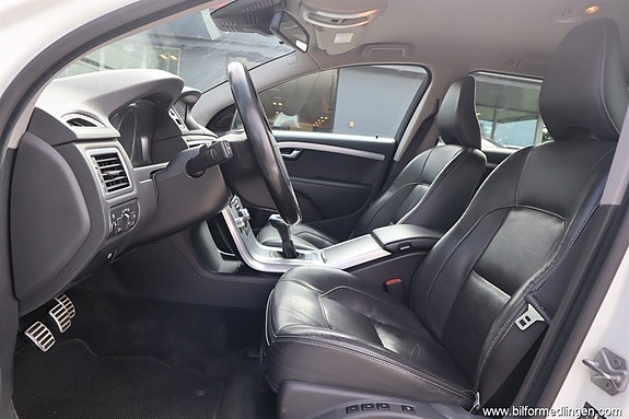 Volvo V70 4 of 5