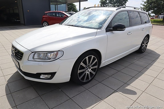 Volvo V70 2 of 5