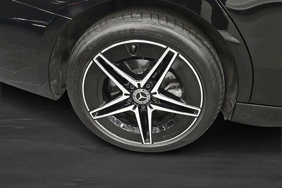 Mercedes-Benz C300 e 11 of 16