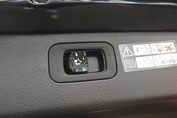 Mercedes-Benz C300 e 16 of 16