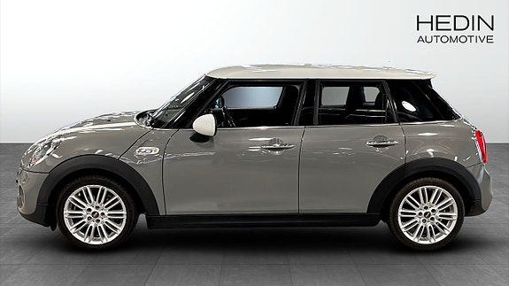 MINI Cooper S 2 of 18