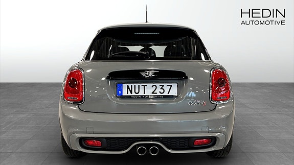 MINI Cooper S 4 of 18