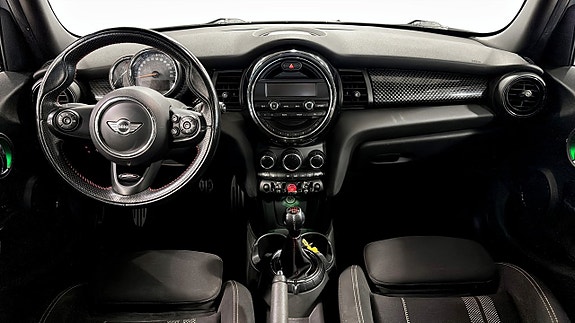 MINI Cooper S 11 of 18
