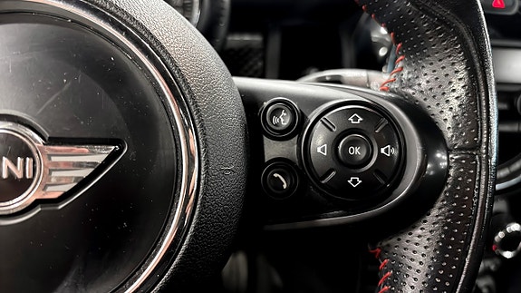 MINI Cooper S 14 of 18