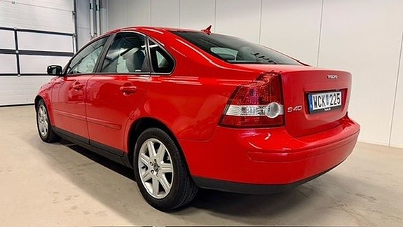 Volvo S40 4 of 5