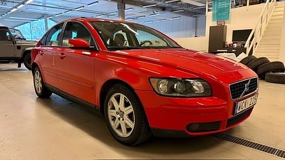Volvo S40 2 of 5