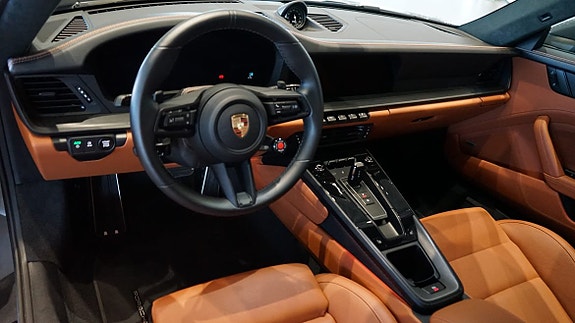 Porsche 911 Carrera GTS 6 of 9