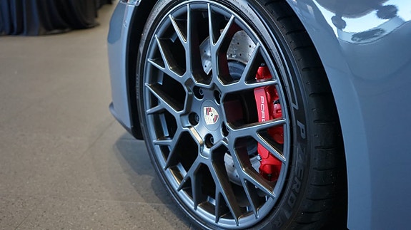 Porsche 911 Carrera GTS 5 of 5